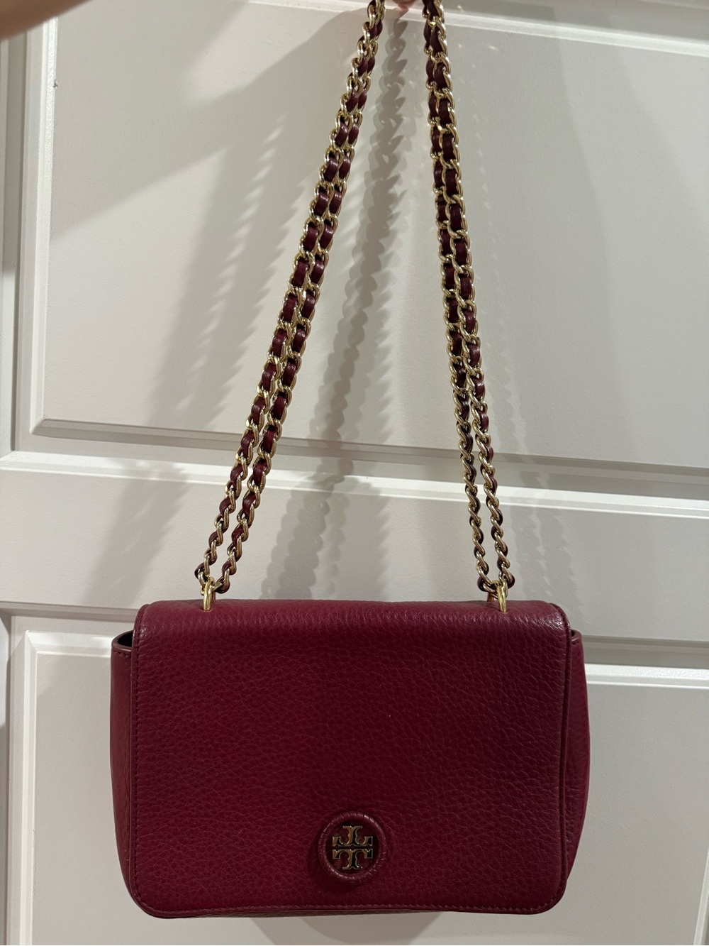 Tory Burch Pebbled Leather Chain Shoulder Bag - Wine